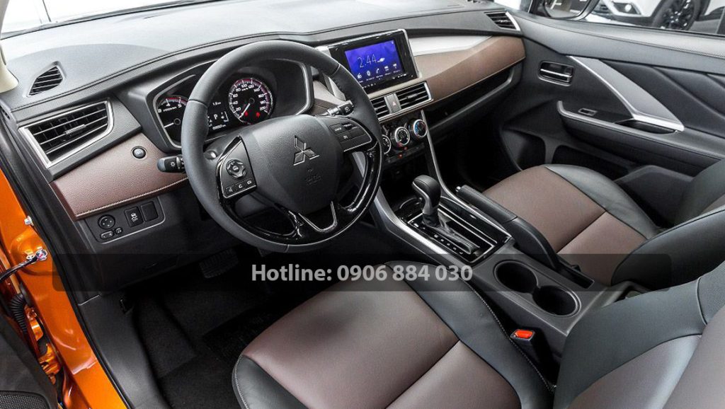 đại lý Mitsubishi Hóc Môn cập nhật nội thất Xpander Cross