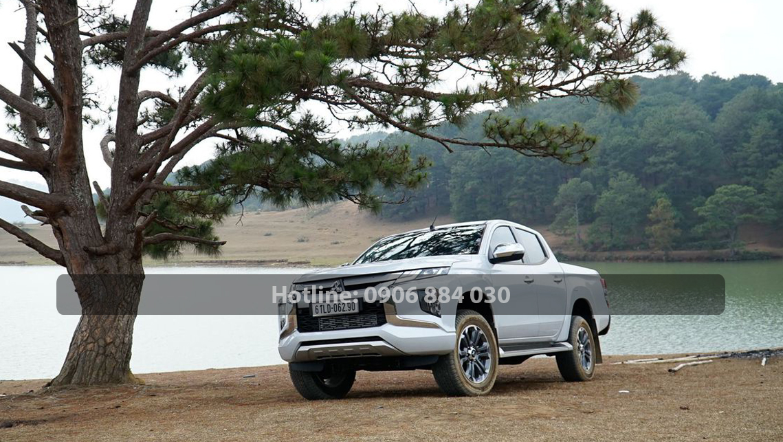 Mitsubishi Triton 4x4 AT Premium dẫn đầu dòng xe off-road