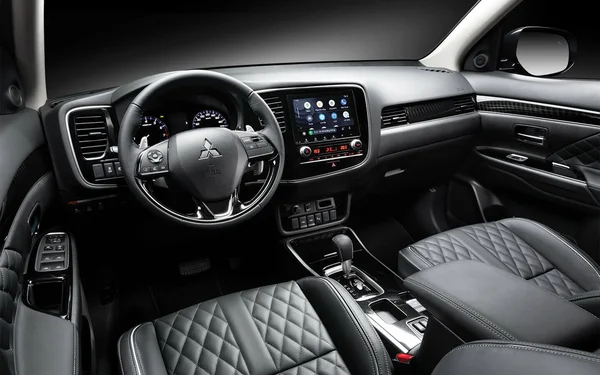Khoang nội thất của Mitsubishi Outlander 2023 mang tới các cải tiến tuyệt vời