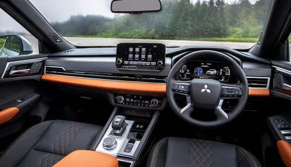 Outlander PHEV 2023 PHEV mang đến không gian nội thất tuyệt vời cho hành khách