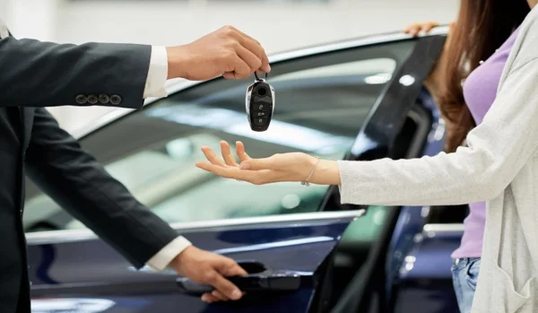 Đăng ký chính chủ xe ô tô để chứng nhận rằng người đăng ký là chủ sở hữu hợp pháp của chiếc xe ô tô.