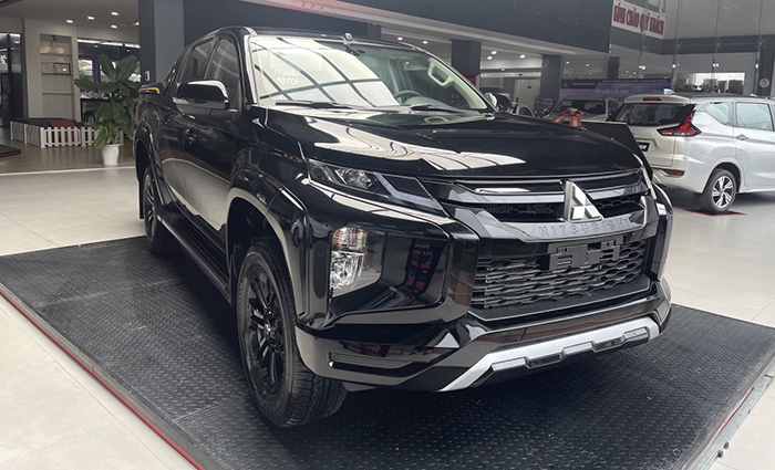 Mitsubishi Triton Athlete 2024 động cơ diesel 2.4L, dẫn động 4x4 và nội thất thể thao cao cấp