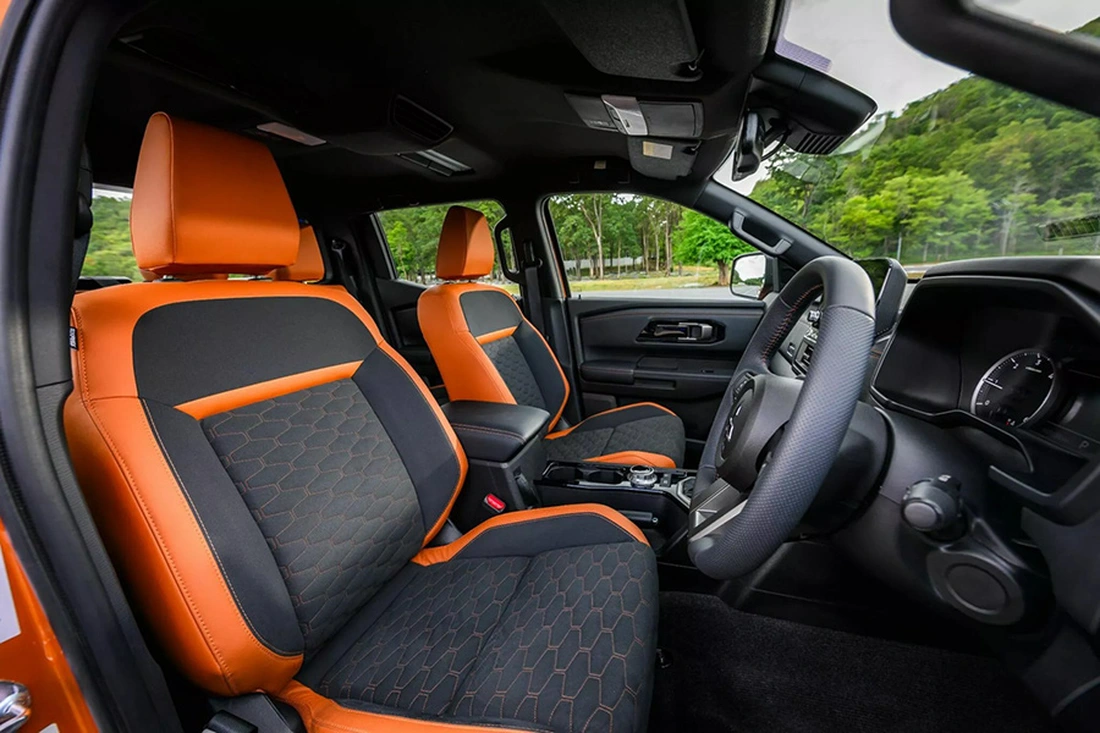 Mitsubishi Triton 2024: ra mắt phiên bản thể thao sau thế hệ mới 9 Khoang nội thất sang trọng của Mitsubishi Triton Athlete 2024