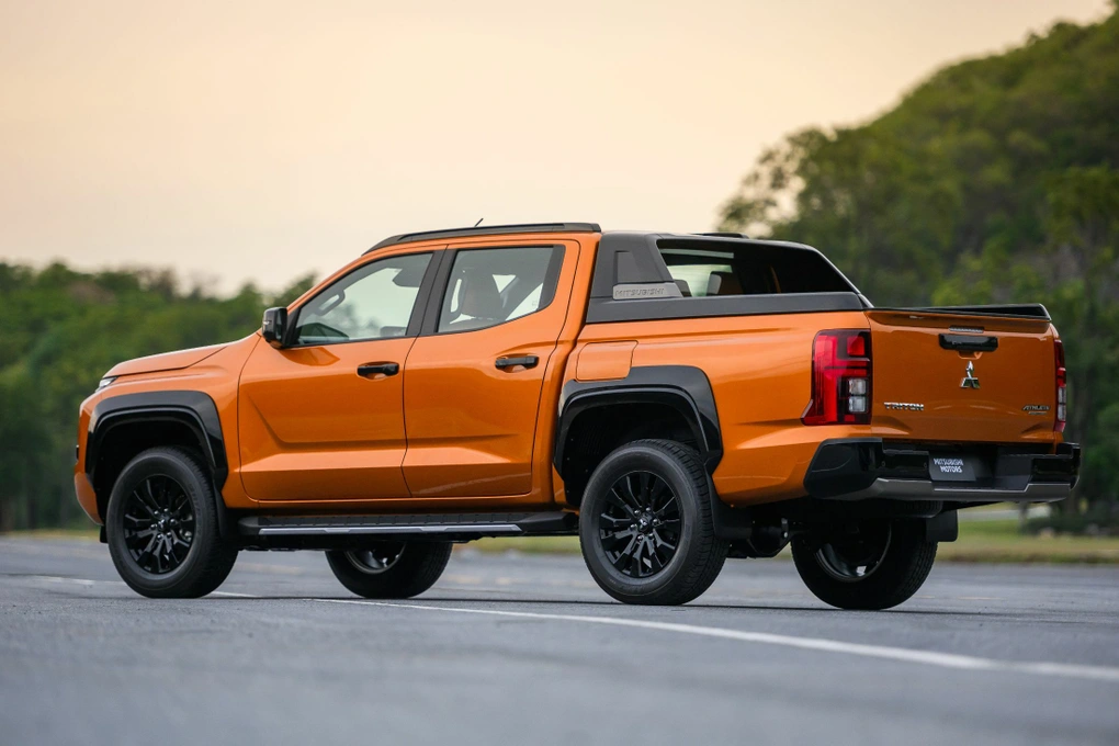 RA MẮT MITSUBISHI TRITON 2024 2 Mitsubishi Triton Athlete 2022 giảm giá mạnh để dọn kho trước khi Triton 2024 về Việt Nam