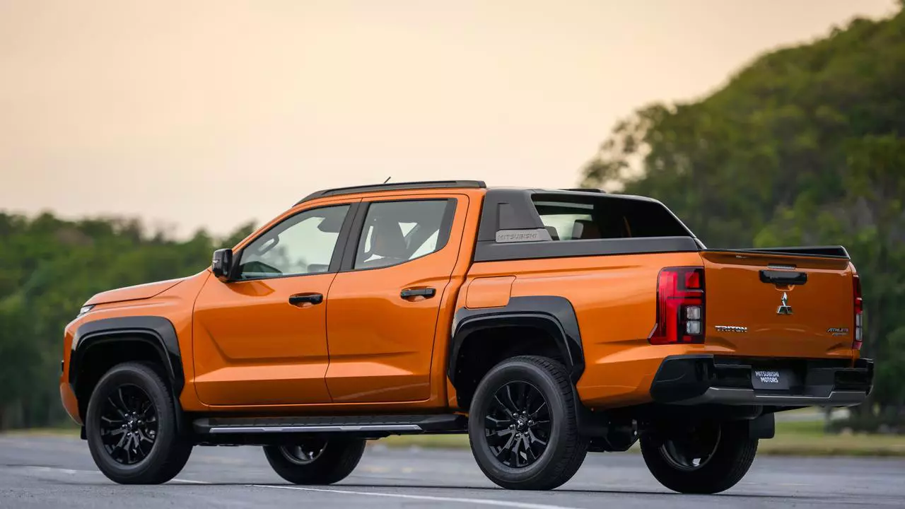 Giá Bán Mitsubishi Triton mới 2024 tháng 9/2024 4 Đại lý Mitsubishi nhận đặt cọc Triton 2024 và ưu đãi lớn cho Triton 2023 trong tháng 3/2024