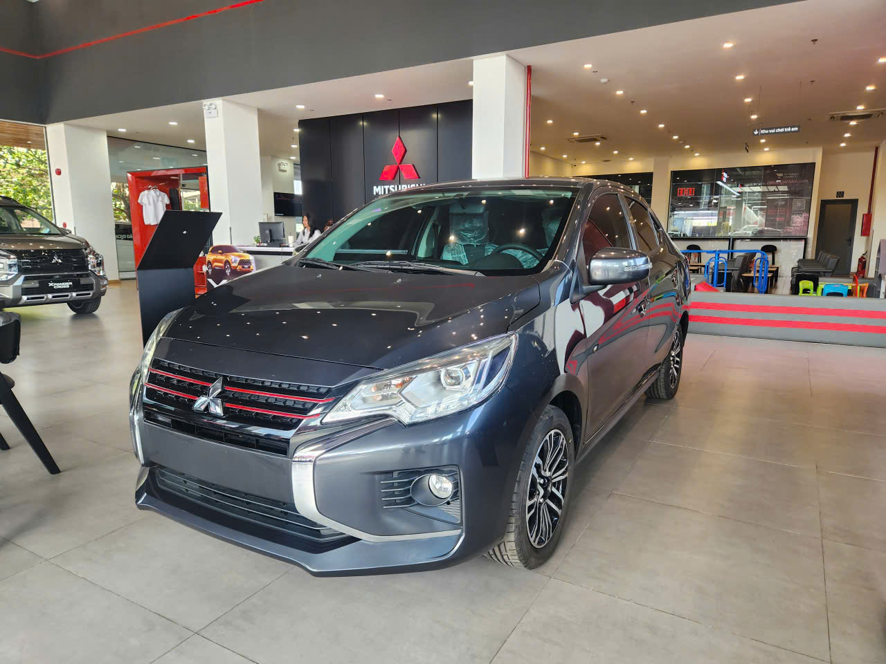 Tài chính 400 triệu nên chọn Mitsubishi Attrage hay không?