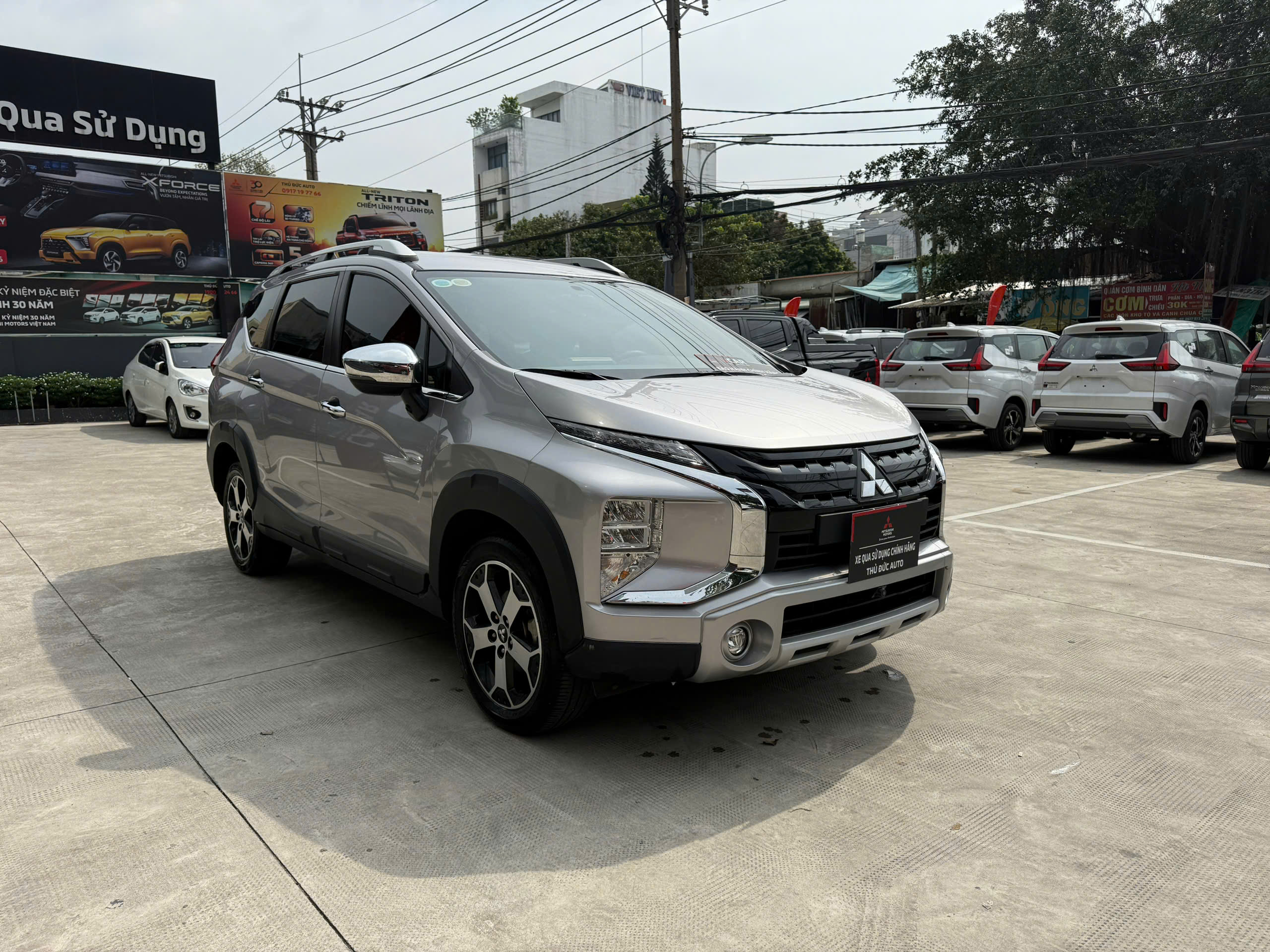 xpander-cross-2022-bạc