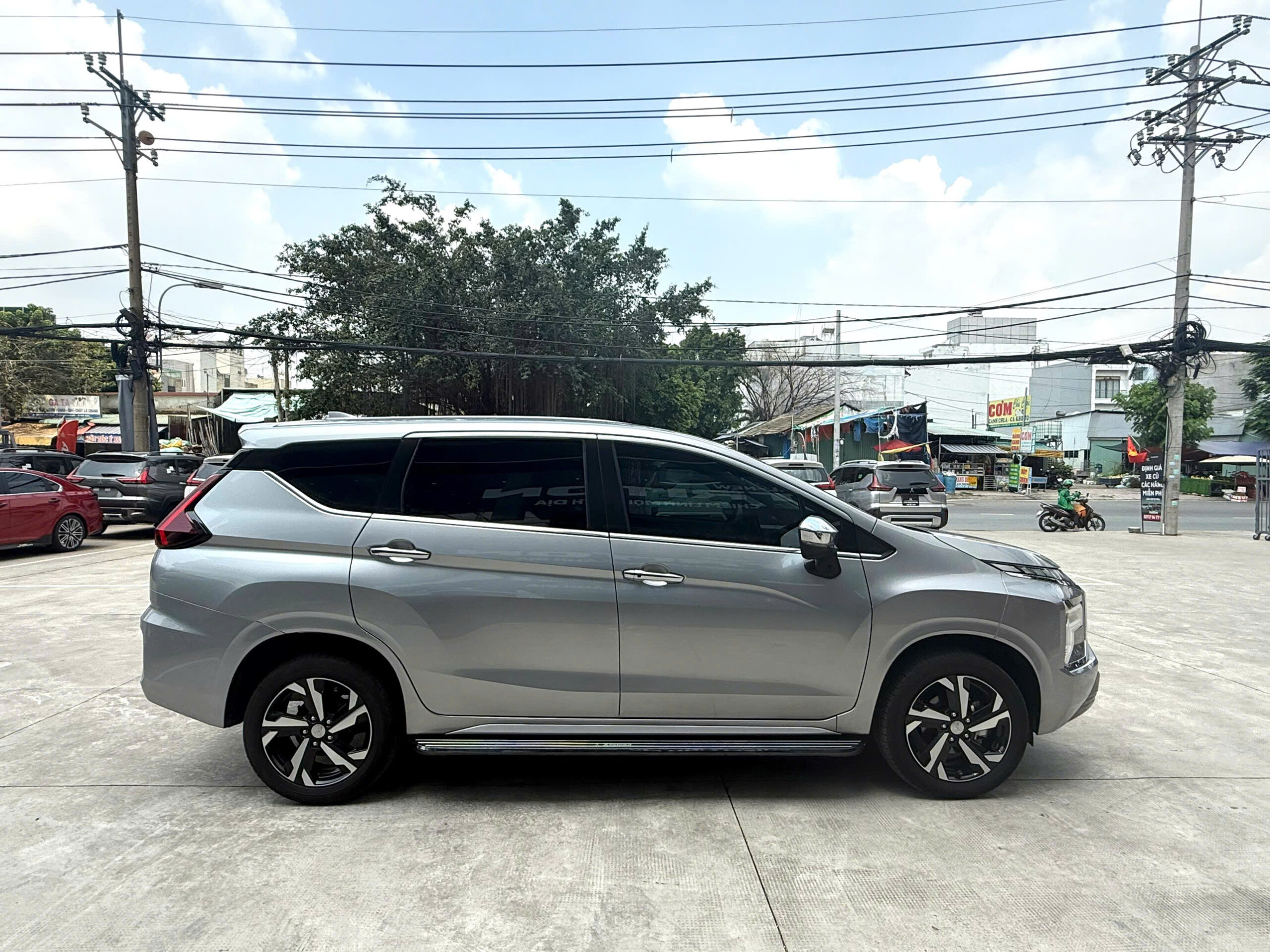 xpander-premium-2024