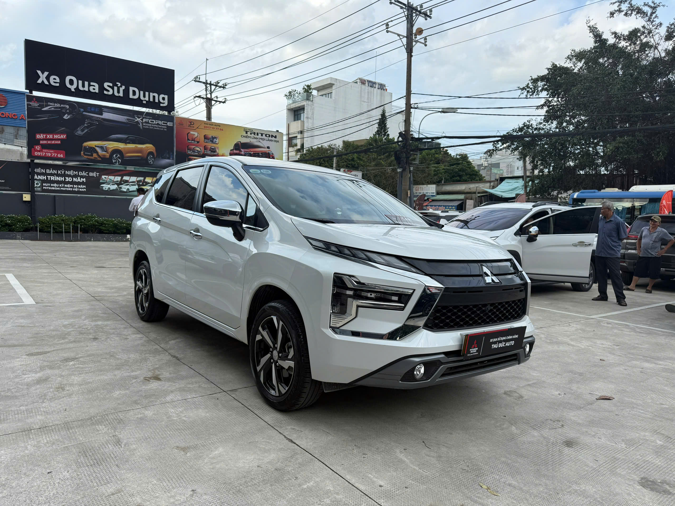 xpander-premium-23