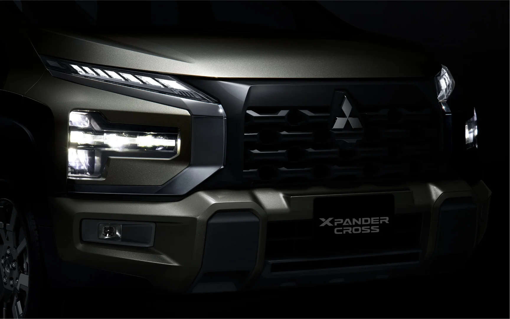 Thiết kế đèn pha mới dạng chữ “T” nằm ngang đầy ấn tượng & hiện đại. Công nghệ LED thấu kính giúp chiếu sáng tốt hơn nhờ khả năng hội tụ ánh sáng.