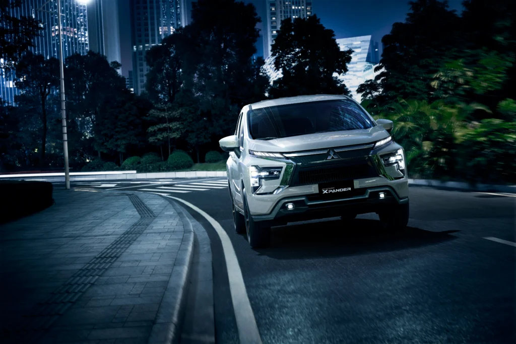 Trang bị và khả năng vận hành Xpander 2026: Đột phá nào đáng mong đợi? 7 Mitsubishi Xpander 2026 kết hợp khung gầm vững chắc và treo êm ái, mang lại trải nghiệm lái thoải mái, ổn định hơn.