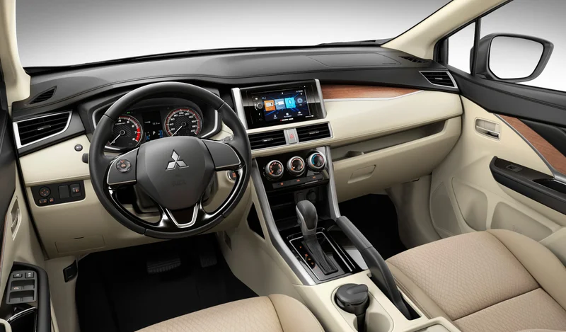 Mitsubishi Xpander 2019: Đánh giá chi tiết và giá xe cũ tại Việt Nam 2 Khám phá Mitsubishi Xpander 2019 với nội thất khoa học, bảng táp-lô hiện đại và hệ thống điều hòa toàn diện.