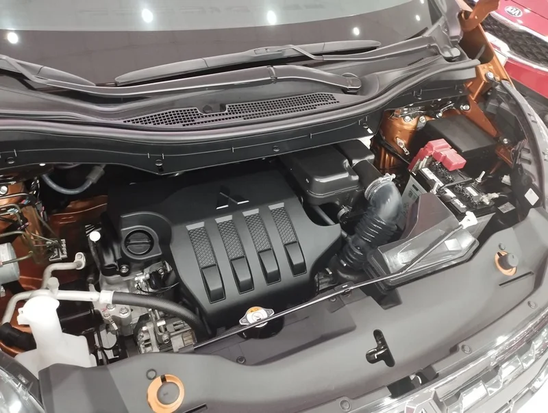 Mitsubishi Xpander 2023: Giá Lăn Bánh & Đánh Giá Chi Tiết Phiên Bản Mới 3 Mitsubishi Xpander 2023 duy trì động cơ 1.5L MIVEC quen thuộc, tiết kiệm nhiên liệu và tối ưu chi phí vận hành.