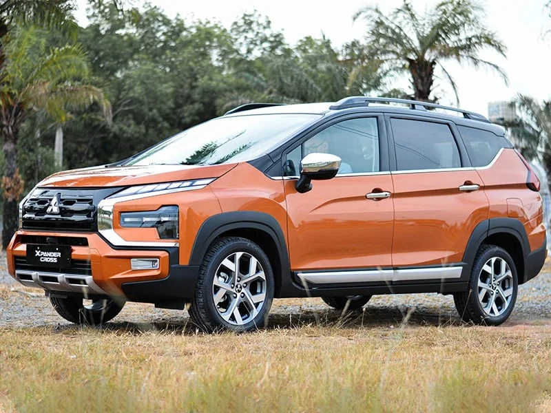 Mitsubishi Xpander 2024: Khi Nào Ra Mắt, Giá Bao Nhiêu, Có Gì Mới? 2 Mitsubishi Xpander 2024 mang diện mạo mới với mặt ca-lăng thể thao, đèn LED hiện đại và thân xe mạnh mẽ.