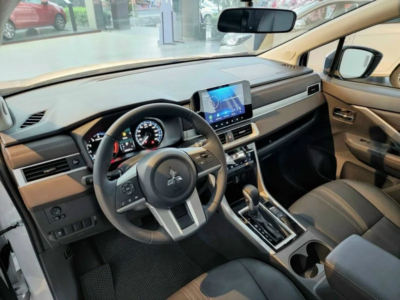 Không gian bên trong Mitsubishi Xpander 2025 mang đến cảm giác cao cấp với tiện nghi vượt trội và thiết kế tinh tế.