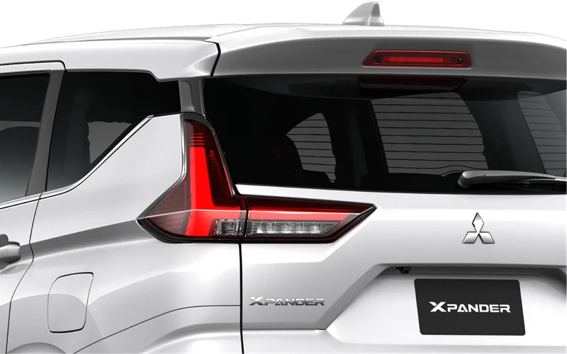 Mitsubishi Xpander 2026: Khi nào ra mắt, có gì mới, giá bao nhiêu? 6 Cụm đèn hậu LED T-shape Mitsubishhi Xpander 2026 thiết kế đồng bộ, tạo dấu ấn mạnh mẽ và hiện đại trên đường phố.