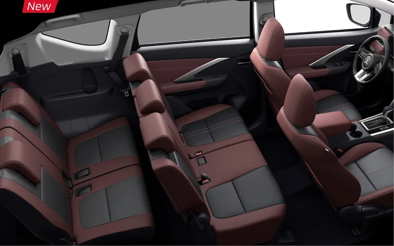 Trải nghiệm Mitsubishi Xpander Cross 2026 với ghế bọc da cao cấp, kết hợp chi tiết tinh tế trên bảng táp-lô hiện đại.