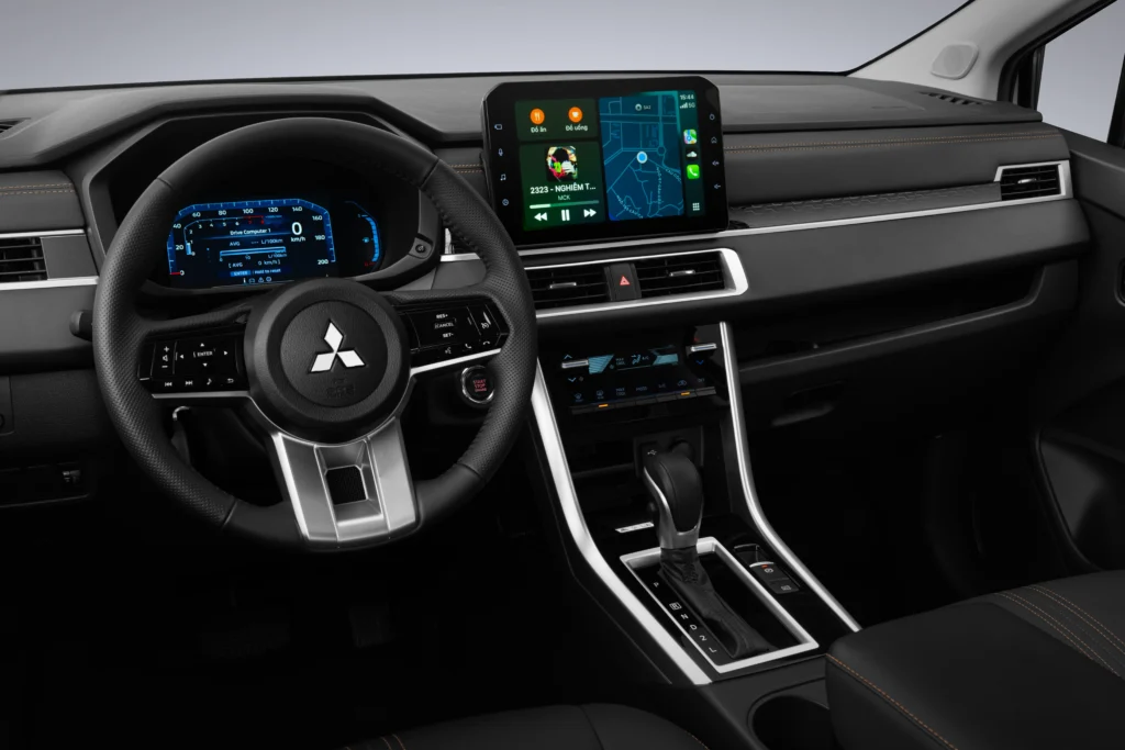 Thiết kế Nội thất Xpander 2026: Kỳ vọng và Xu hướng Tiện nghi Cao cấp 4 Các cổng sạc USB đa dạng trên Mitsubishi Xpander 2026 đáp ứng nhu cầu kết nối của cả gia đình trong suốt hành trình.