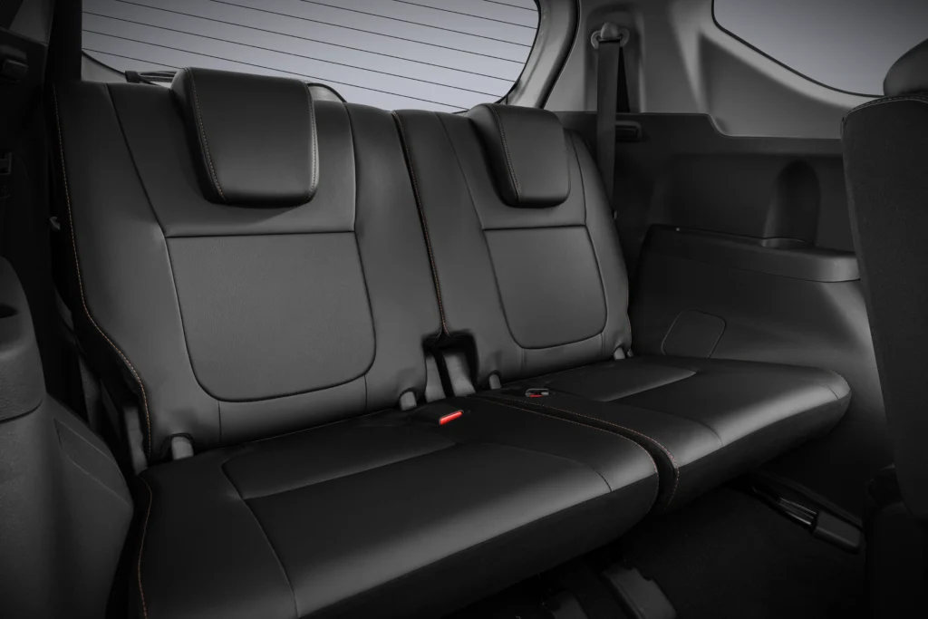 Thiết kế Nội thất Xpander 2026: Kỳ vọng và Xu hướng Tiện nghi Cao cấp 2 Mitsubishi Xpander 2026 sử dụng ghế bọc da cao cấp, giúp hành khách tận hưởng sự thoải mái trên mọi cung đường.