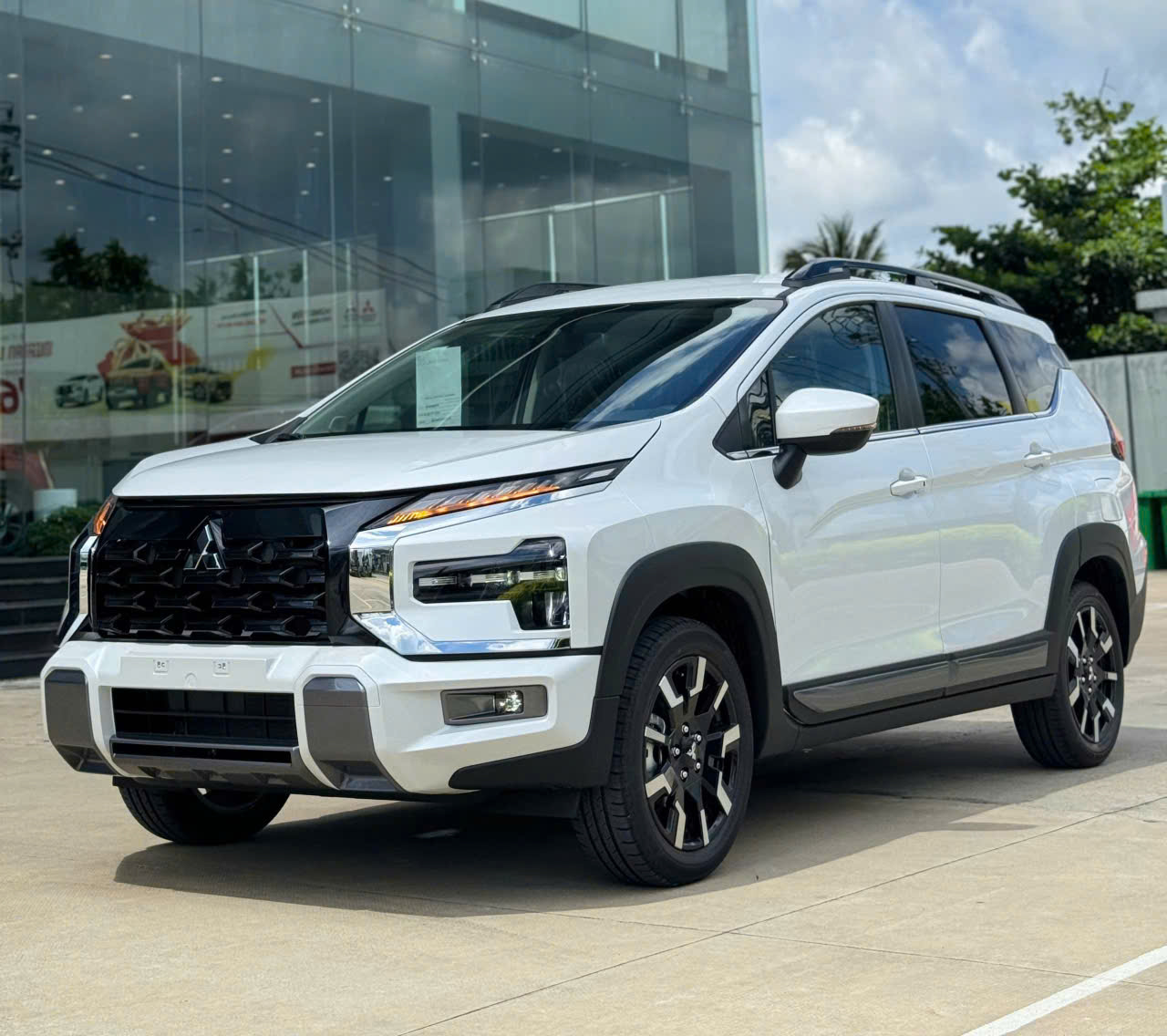 Mitsubishi Xpander Cross 2026 - Nâng Cấp Nhẹ Giá Giảm Mạnh Trong Tháng 10/25 1 Mitsubishi Xpander Cross 2026