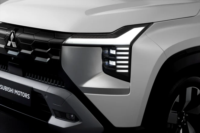 Đèn pha LED chữ T trên Mitsubishi Destinator 2025, nhận diện mạnh mẽ ban đêm