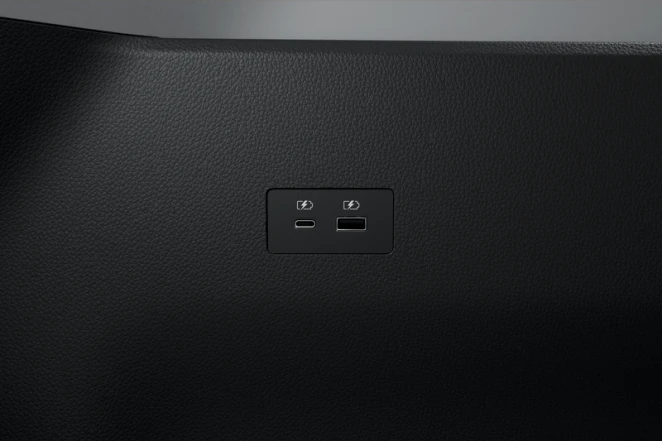 Cổng sạc USB kép hàng ghế thứ ba Mitsubishi Destinator 2025