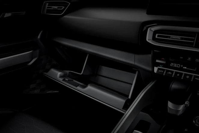 Hộc găng tay rộng rãi Mitsubishi Destinator 2025