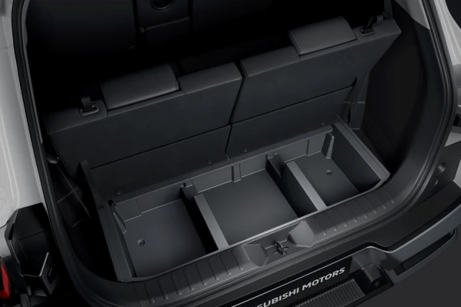 Khoang hành lý Mitsubishi Destinator 2025 rộng rãi với sàn chia 3 ngăn