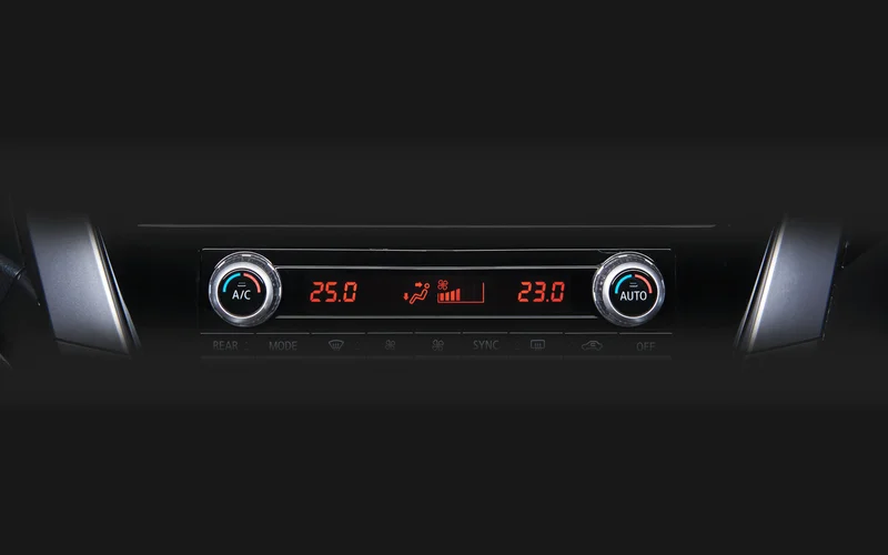 Tăng cường lọc bụi bẩn, tác nhân gây hại trong không khí bên trong xe.