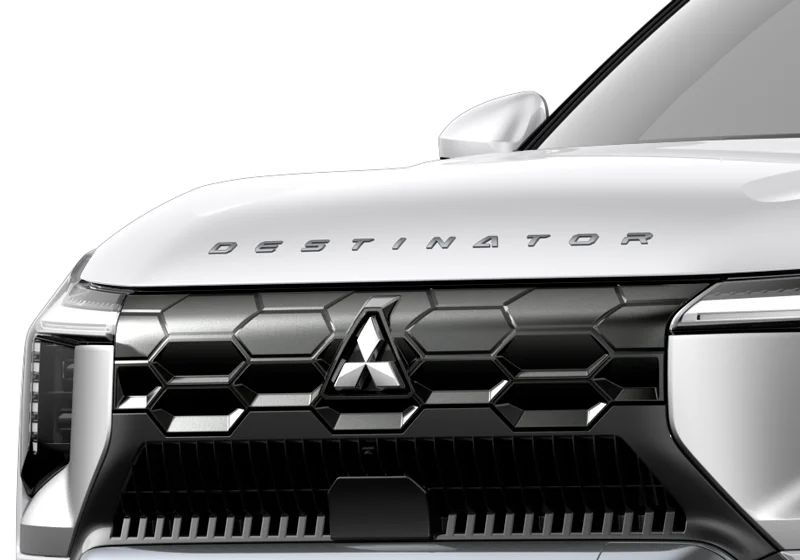 Logo Destinator trên nắp capo Mitsubishi Destinator 2025