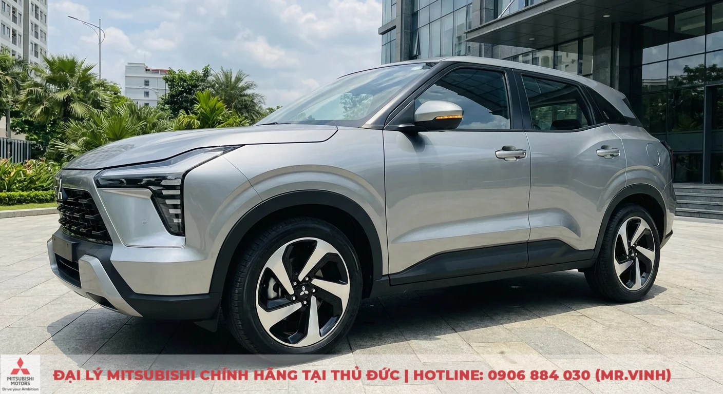 Ngoại thất Xforce 2026 m&agrave;u bạc với thiết kế thể thao, đ&egrave;n pha hiện đại, m&acirc;m xe hợp kim v&agrave; gương chiếu hậu t&iacute;ch hợp đ&egrave;n rẽ