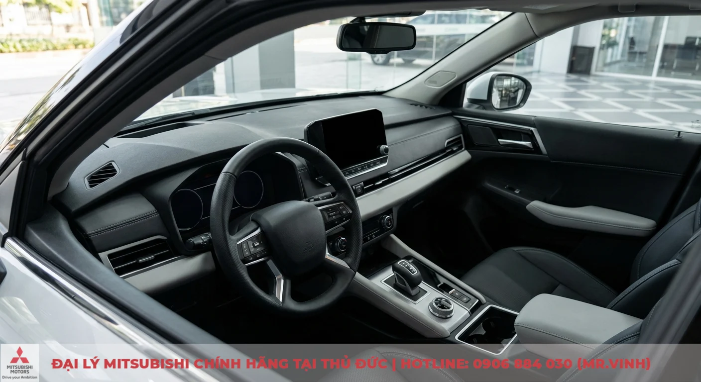 Khoang l&aacute;i Mitsubishi Xpander Cross 2026 tiện nghi với m&agrave;n h&igrave;nh lớn, v&ocirc; lăng đa chức năng v&agrave; điều khiển kỹ thuật số