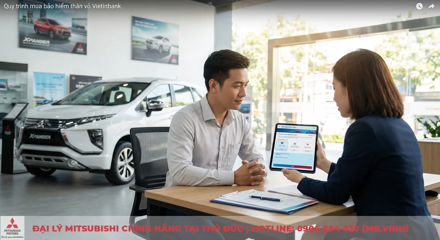 Bảo hiểm thân vỏ ô tô Vietinbank: Quyền lợi, phí và bồi thường 2 Quy trình mua bảo hiểm thân vỏ Vietinbank đơn giản và thuận tiện khi khách hàng được tư vấn thông tin trên máy tính bảng tại showroom