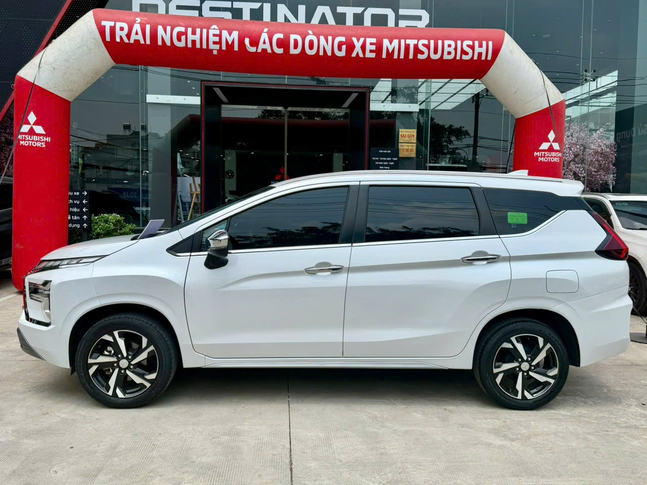 Xpander Premium 2024 2 Mitsubishi Xpander Premium 2024
