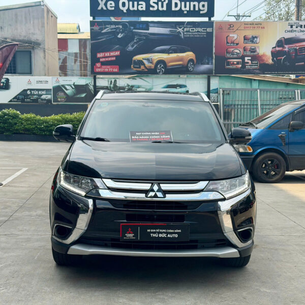 Trang Chủ 26 Mitsubishi Outlander 4WD 2018
